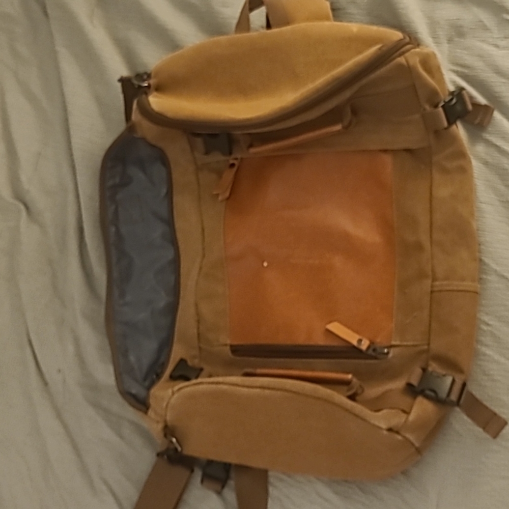 Mens brown duffel bag broken zipper